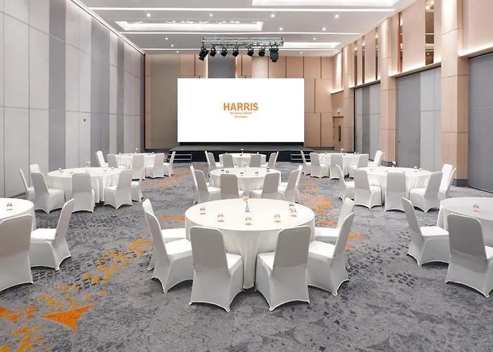 HARRIS Hotel&Conventions Bundaran Satelit Surabaya